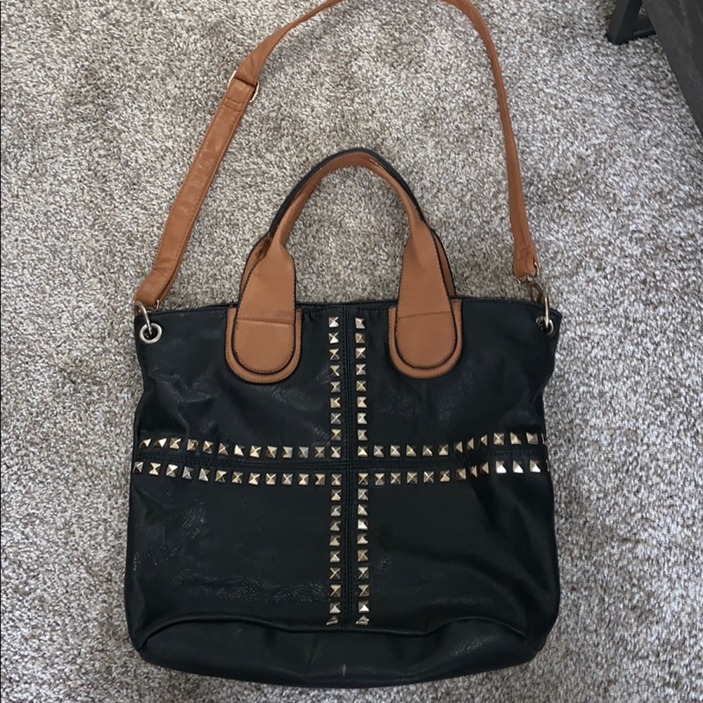 Adjustable black purse